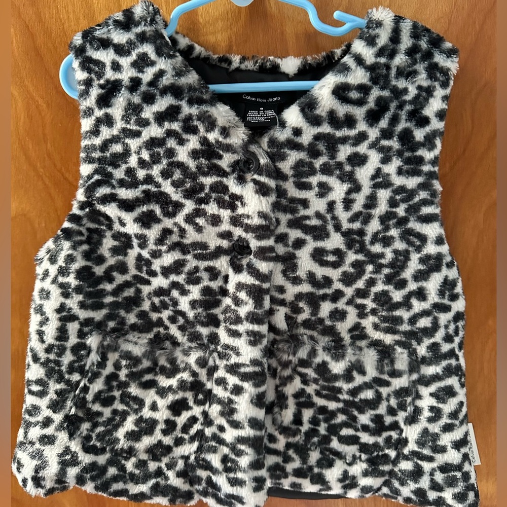 Calvin Klein Jeans Girls Fuzzy Vest.